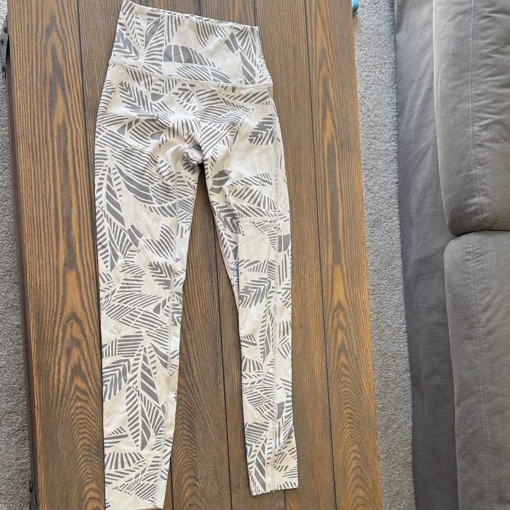 Aerie Leaf Print Leggings - Gray and Cream